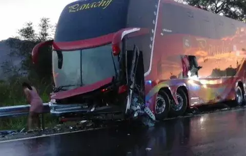 Ayudante del conductor de bus Panamá-Chiriquí con heridas de consideración