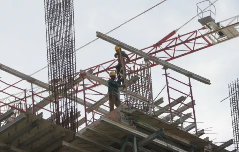 Cámara de Comercio rechaza aumento de tasas tributarias a la construcción