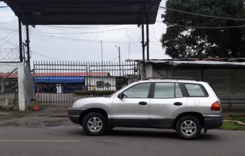 Hallan droga en auto de director de cárcel de David; ordenan su detención