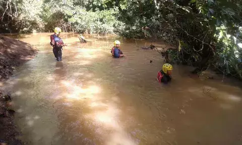 Localizan sin vida a adulto mayor que cayó en aguas de una quebrada en Pesé