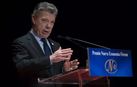Santos agradece al papa su bendición para la paz de Colombia