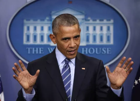 Obama defiende sus logros y promete seguir al servicio de EE.UU.
