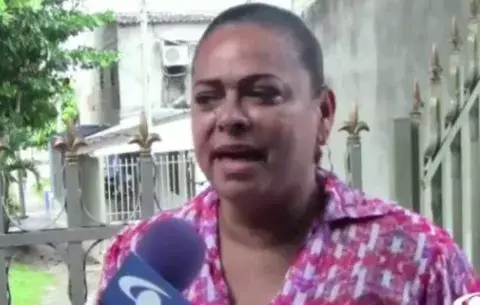 Profesora colombiana despierta hablando con acento extranjero