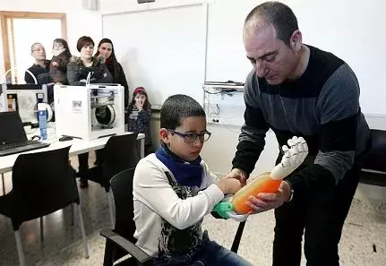 Desarrollan nuevas prótesis robóticas e implantes cerebrales