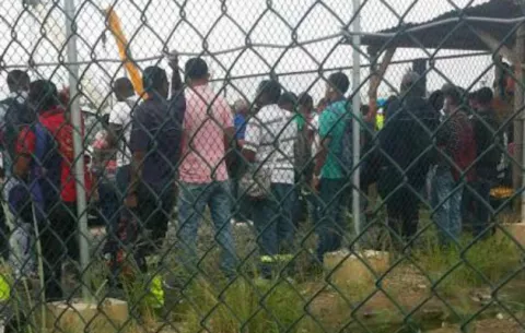 Protestan en Colón porque exigen ser contratados