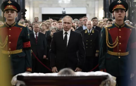 Putin acude al velatorio del embajador ruso asesinado en Ankara