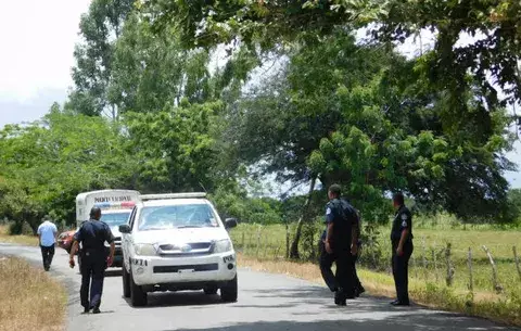 Roban en dos minisúper de Los Santos 