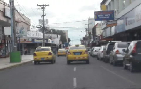 Transportistas solicitan operativos contra taxis piratas en David