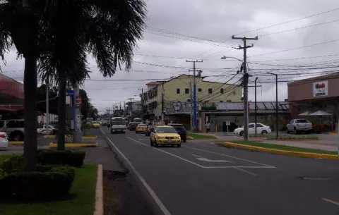 Taxis piratas circulan en David ante mirada de las autoridades