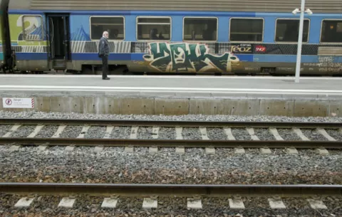 Unos 3.000 policías vigilan los trenes franceses por la amenaza terrorista