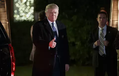 #Viral Trump fue a una fiesta disfrazado de sí mismo