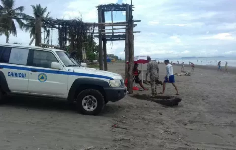 Vigilancia en playas chiricanas durante celebración de Navidad
