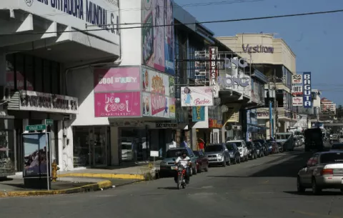 Desplome del movimiento comercial en la Zona Libre de Colón 