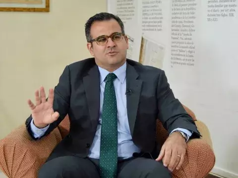 Funcionario del MEF que ofendió a panameños se retracta de 'salvajidad'