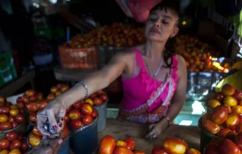 Gobierno mexicano: Canasta básica no subirá tanto de precio como gasolinas