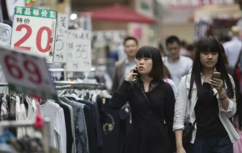China espera crecimiento de 6.7 % en 2016 