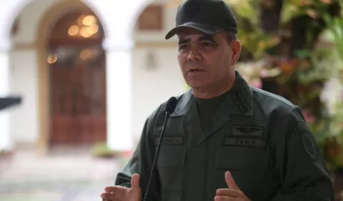Buscan helicóptero 