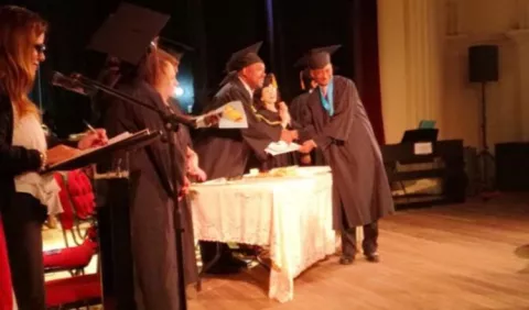 Graduación de profesionales en Bellas Artes