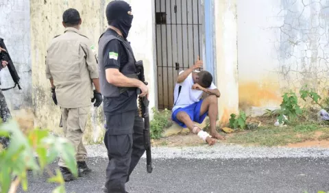 Policía entra a cárcel para reprimir pandillas