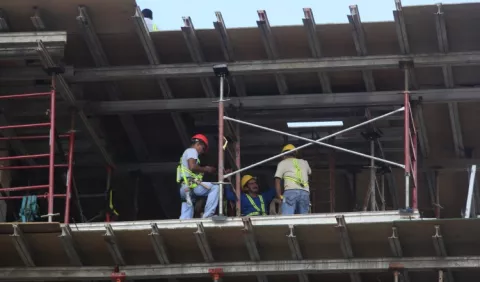 Buscan estrategia para detener tendencia a la   baja de la construcción