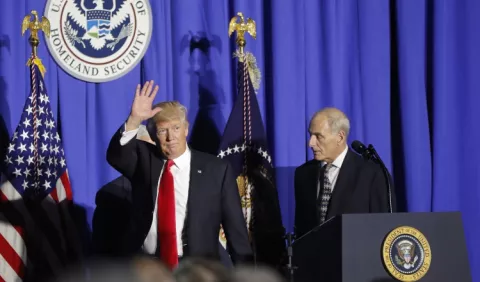 Trump da la orden para construir de inmediato el muro y las prisiones