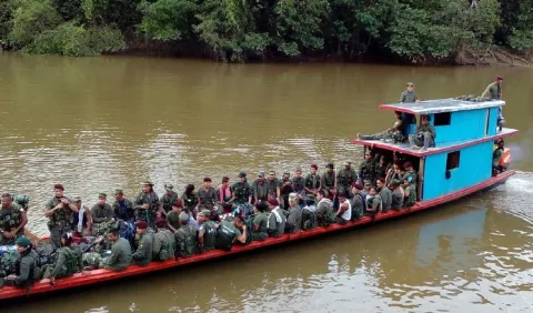 Las Farc  inician su marcha a las  zonas de concentración