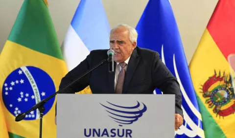 Samper pide  más integración suramericana  