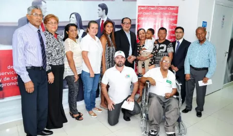 Claro Panamá hace entrega de donaciones