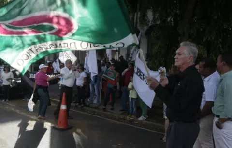 "Porcell recibe órdenes directas del presidente", Luis E. Camacho