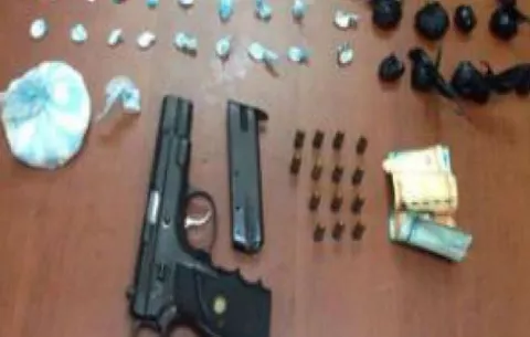 Hallan cocaína, marihuana y arma sin permiso en Boquete
