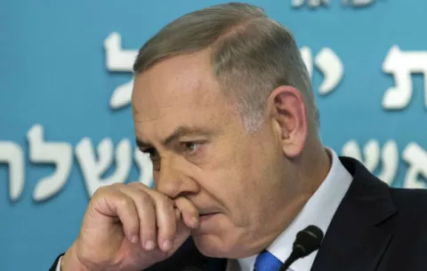 Policía interoga a Netanyahu por sospechas de corrupción