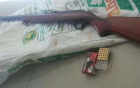 Decomisan rifle calibre 22 en Puerto Armuelles