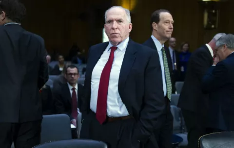 Director de CIA fustiga a Trump por desestimar amenaza rusa 