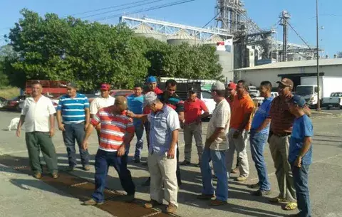 Camioneros en Los Santos reclaman mejores equipos