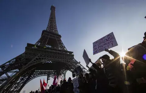 Quienes construyeron la Torre Eiffel hicieron huelga en su tiempo