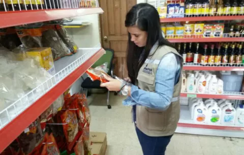 AUPSA confisca varios productos en Brisas del Golf