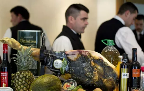 Asocian la dieta mediterránea con el mantenimiento del volumen del cerebro