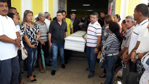 Piden recompensa para dar con paradero del profesor