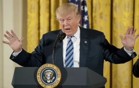 Reacción contradictoria de Trump ante marchas