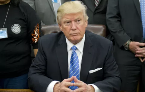 Trump lo ordena hoy: ¡Construiremos el muro! 