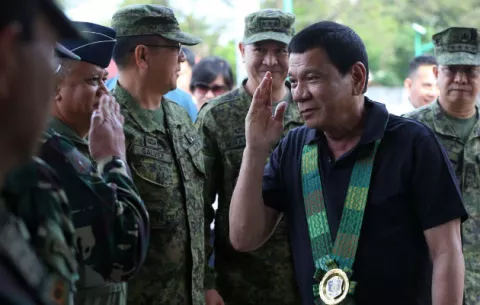 Duterte pide a EE.UU. no almacenar armas en sus bases 