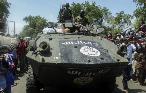 52 muertos en bombardeo del Ejército nigeriano en campo de refugiados