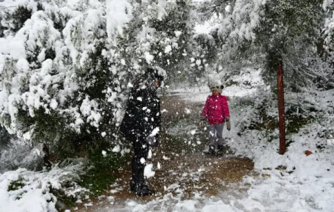 Una ola de frío inusual paraliza partes del interior de Grecia