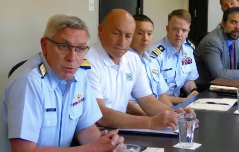 Guardacostas de EE.UU. visitan la AMP para dialogar sobre seguridad marítima