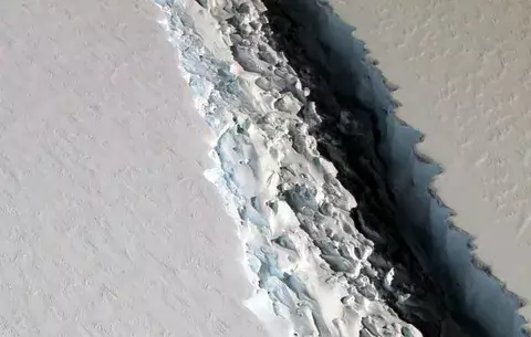 Científicos estiman que un iceberg de la Antártida puede desprenderse