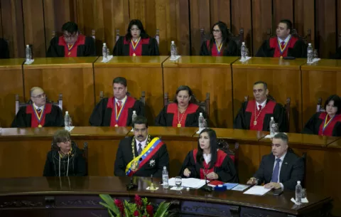 Maduro presenta mensaje anual a tribunal en vez del Congreso 