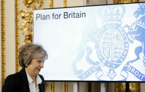 May someterá a votación parlamentaria el acuerdo con la UE para el "brexit"