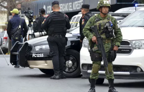 Agresor de escuela en México era aficionado a la cacería y arma era del padre