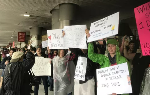 Protestas en aeropuertos de Florida contra el veto de Trump a musulmanes