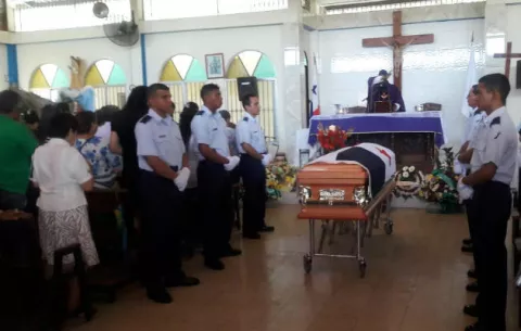 Despiden con honores al cabo segundo del Senan
